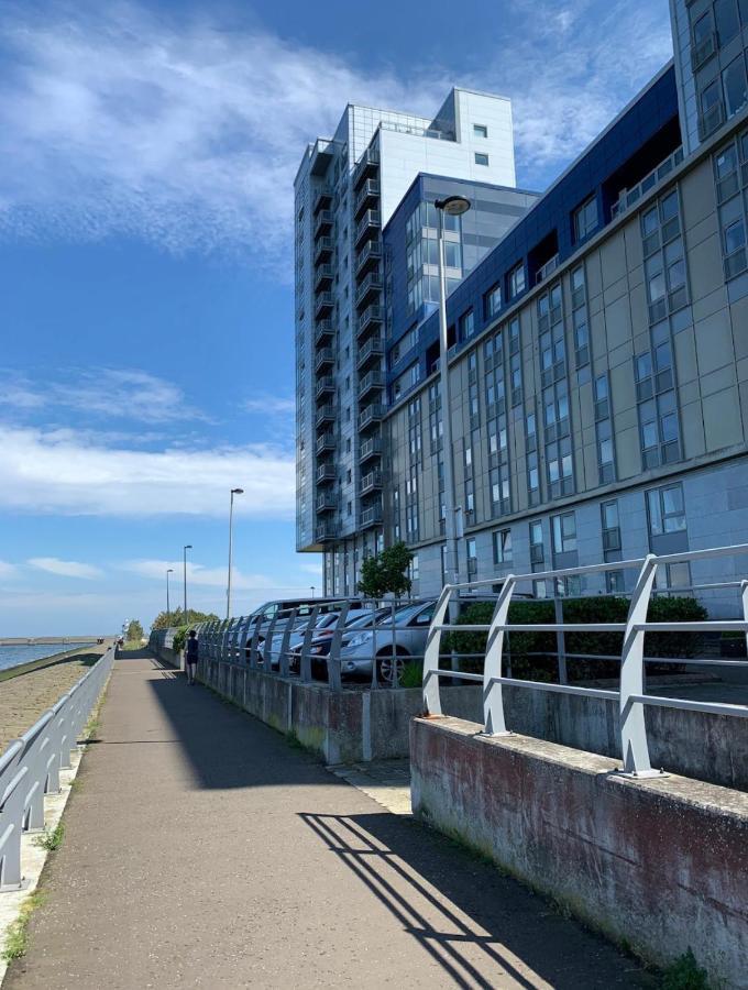 Beautiful Modern Sea-Side Apartment In The City 爱丁堡 外观 照片